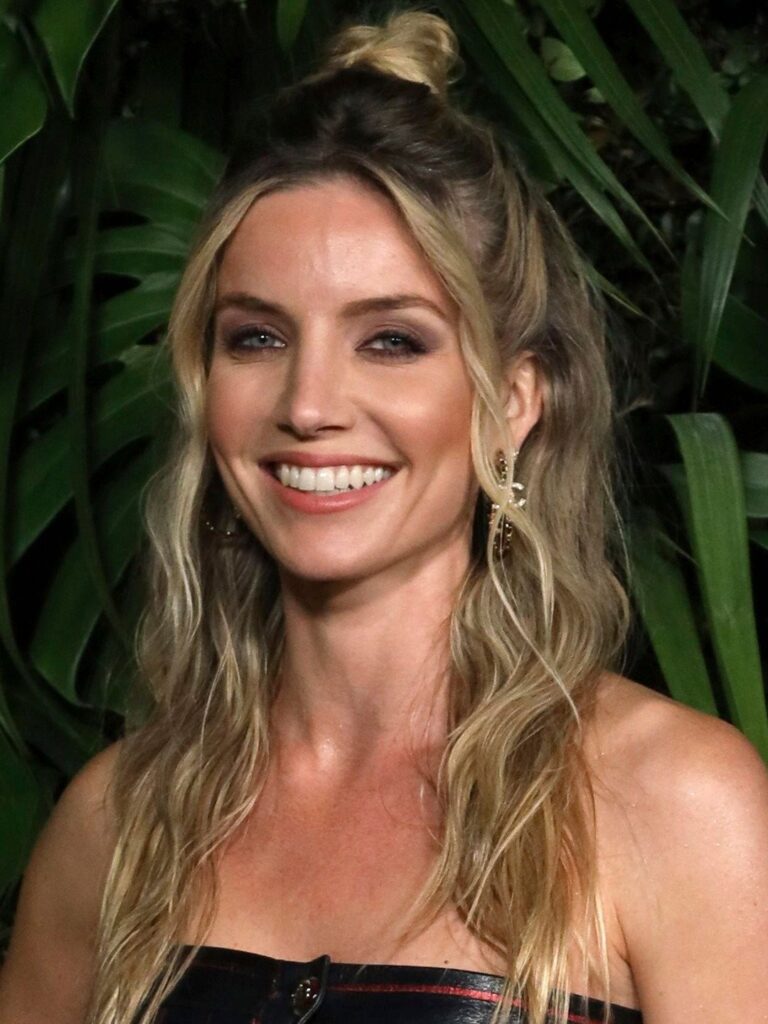 annabelle wallis height