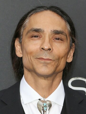 zahn mcclarnon net worth